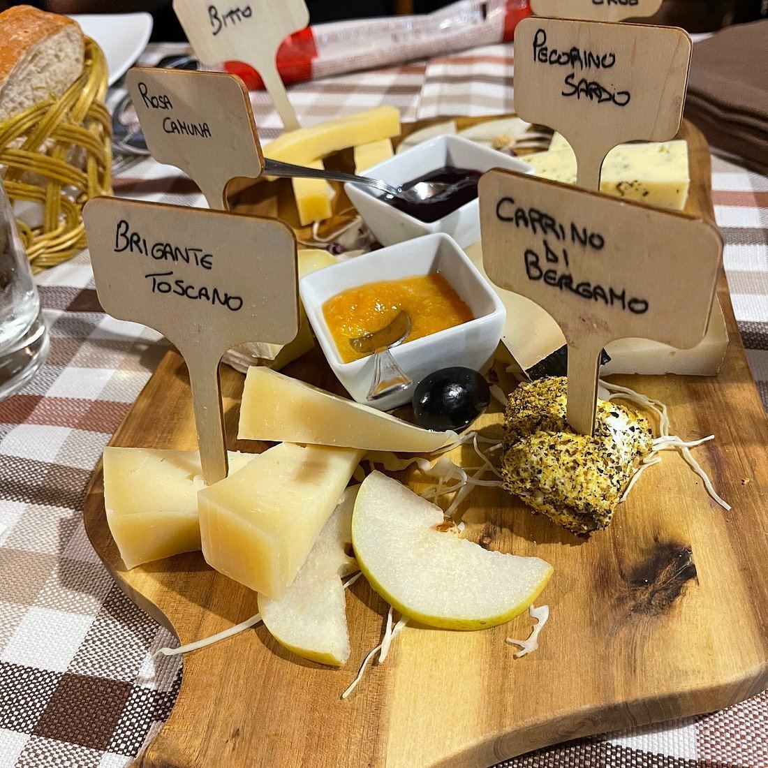 Board of cheeses and local produce from the province of Varese